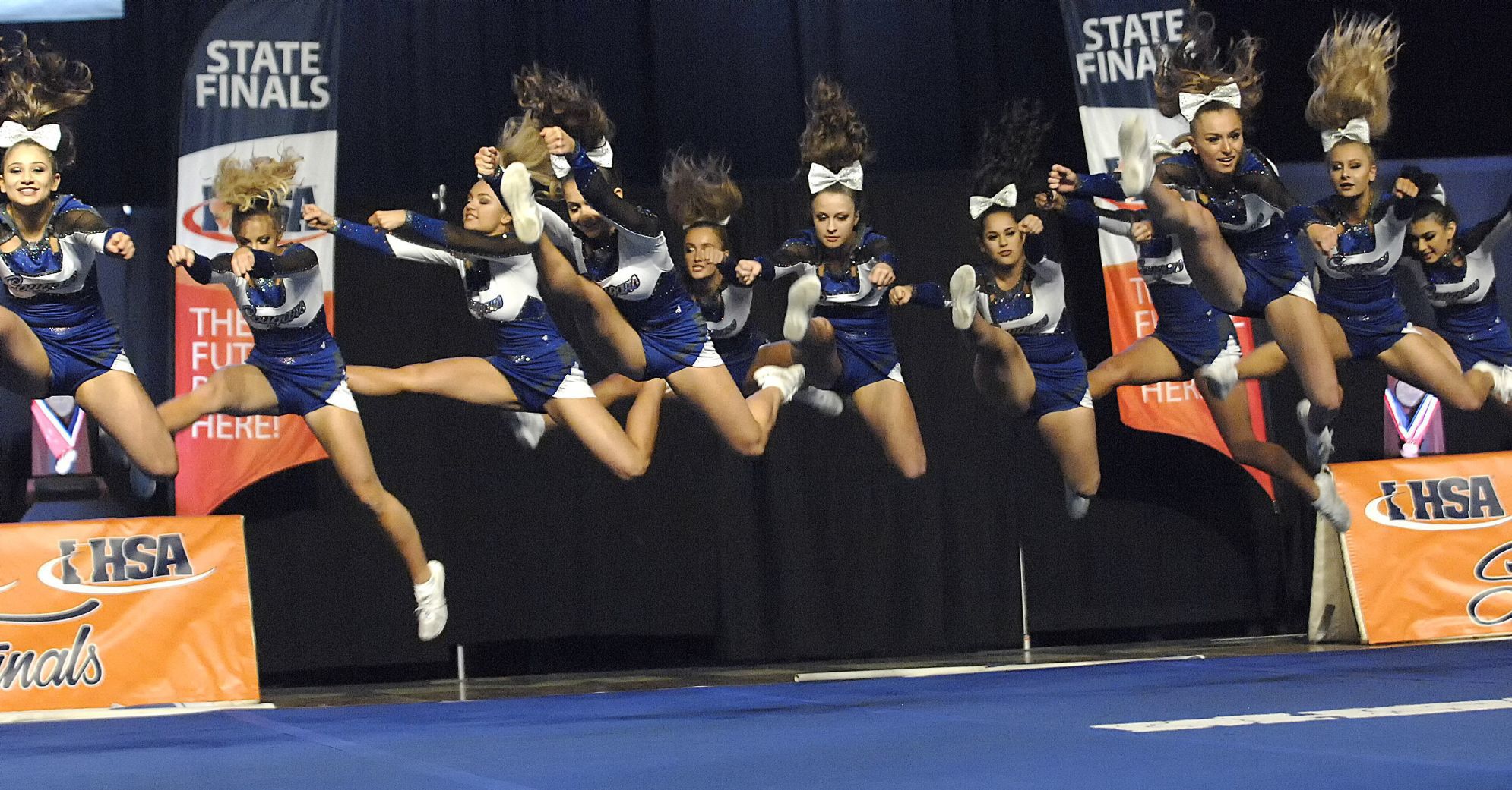 020318-blm-spt-8cheer